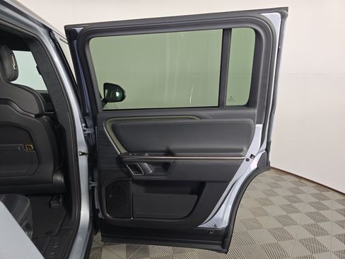 Used 2024 Rivian R1S Adventure AWD/4WD image 19