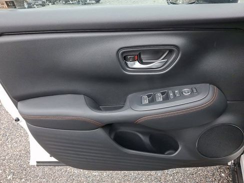 Certified 2025 Honda HR-V Sport image 12