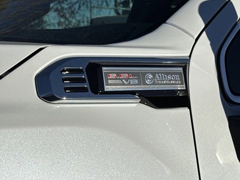 New 2026 GMC Sierra 2500 SLT w/ SLT Premium Package image 16