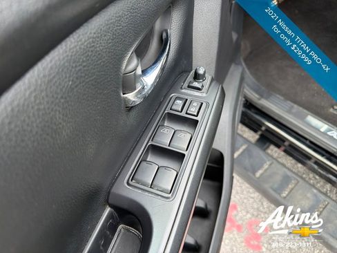 Used 2021 Nissan Titan PRO-4X w/ Pro-4x Convenience Package image 16