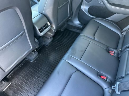 Used 2023 Tesla Model Y Long Range image 12