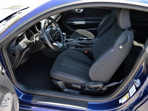 Used 2019 Ford Mustang Coupe RWD image 10