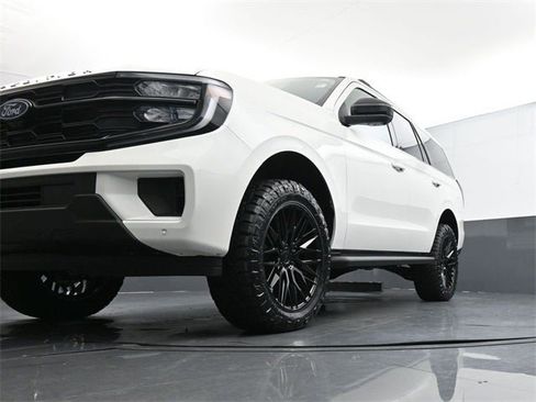 New 2025 Ford Expedition Active image 26