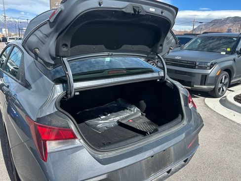 Used 2025 Hyundai Elantra Sport FWD image 29