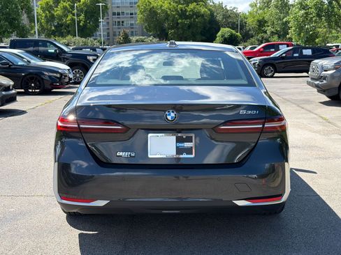 Used 2024 BMW 530i w/ Premium Package RWD image 10