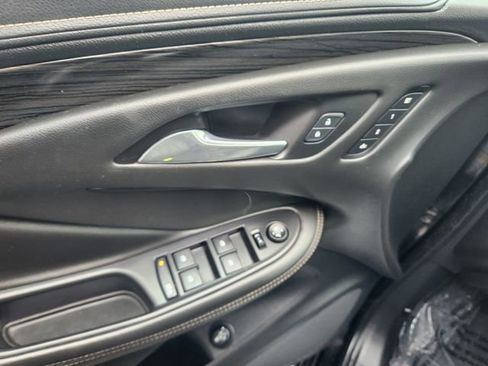 Used 2017 Buick Envision Essence image 11