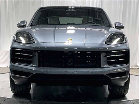 New 2026 Porsche Cayenne Coupe AWD/4WD image 10
