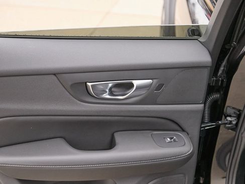 New 2026 Volvo V60 B5 Cross Country Plus w/ Climate Package image 19