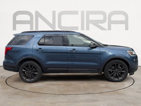 Used 2018 Ford Explorer XLT w/ Equipment Group 202A FWD image 10