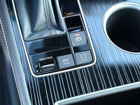 Used 2025 Toyota Sienna XSE image 30