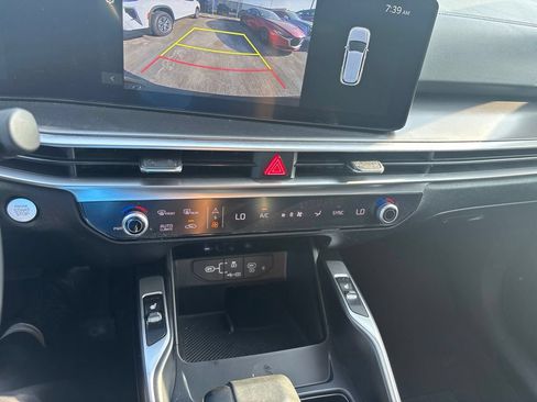 Used 2024 Kia Sorento S FWD image 17