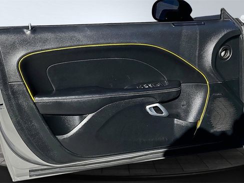 Used 2016 Dodge Challenger R/T Scat Pack w/ Leather Interior Group image 24