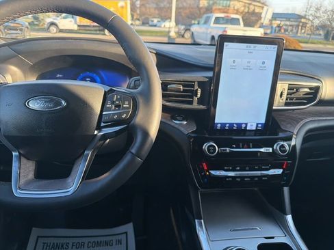 Used 2023 Ford Explorer Platinum w/ Technology Package image 20