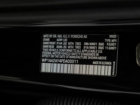 Used 2023 Porsche Cayenne w/ Premium Package AWD/4WD image 63