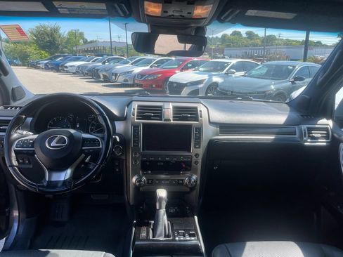 Used 2021 Lexus GX 460 Premium w/ Accessory Package AWD/4WD image 22