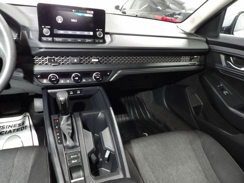 Used 2024 Honda Accord EX image 11