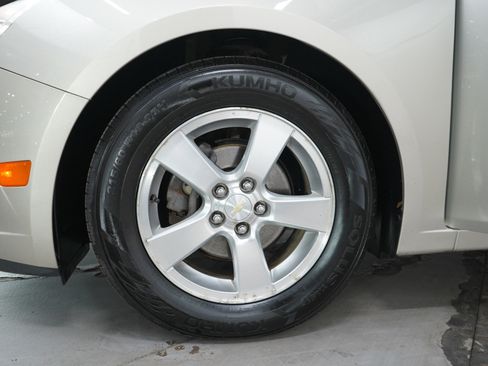 Used 2013 Chevrolet Cruze LT FWD image 28