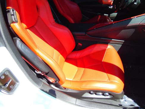 Used 2022 Chevrolet Corvette Stingray Preferred Cpe w/ Z51 Performance Package image 11