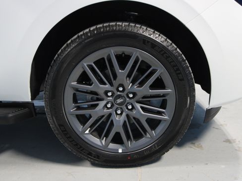 New 2026 Ford Expedition Max Platinum w/ Stealth Appearance Package AWD/4WD image 37