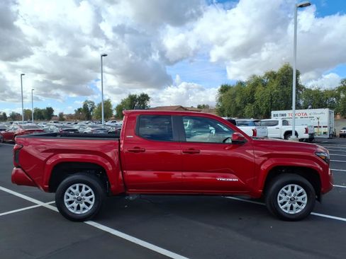 Certified 2025 Toyota Tacoma SR5 image 3