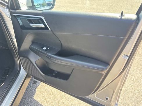 Used 2022 Mitsubishi Outlander SE AWD/4WD image 16