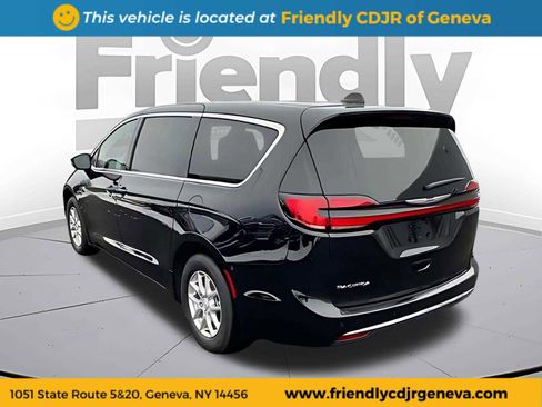 New 2026 Chrysler Pacifica Select image 7