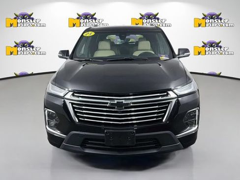 Used 2023 Chevrolet Traverse Premier AWD/4WD image 2