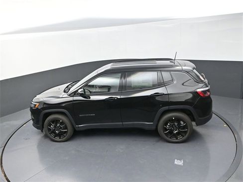 New 2026 Jeep Compass Latitude image 12