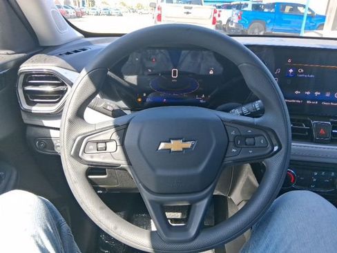 New 2026 Chevrolet TrailBlazer LT w/ LPO, Blackout Package FWD image 8