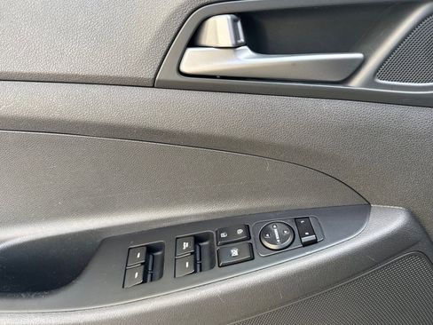 Used 2016 Hyundai Tucson SE w/ Option Group 02 FWD image 11