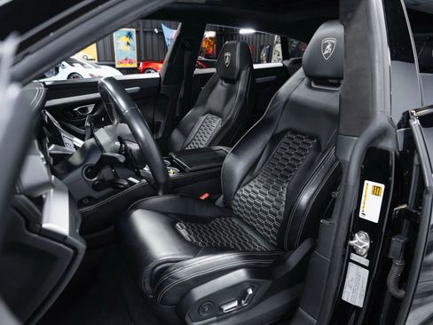 Used 2019 Lamborghini Urus image 19
