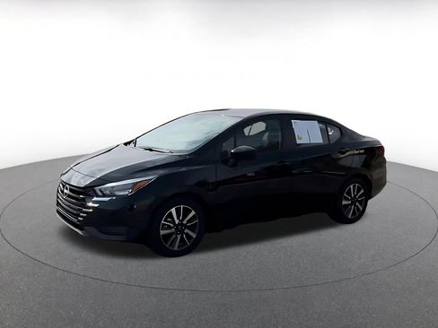 Used 2025 Nissan Versa SV FWD image 6