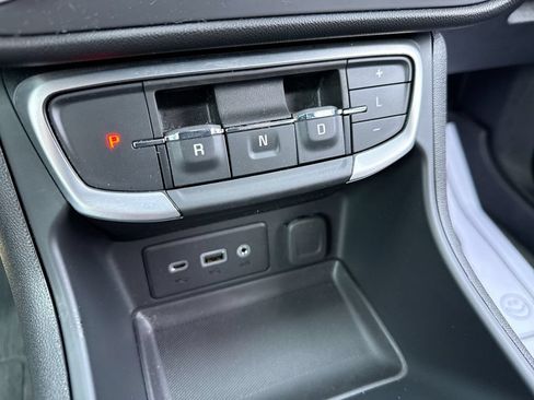 Used 2024 GMC Terrain SLE w/ Driver Convenience Package FWD image 20