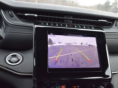 New 2025 Jeep Grand Cherokee Altitude image 24