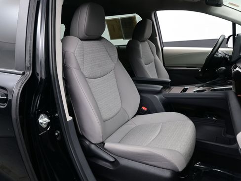 Used 2024 Toyota Sienna LE image 14