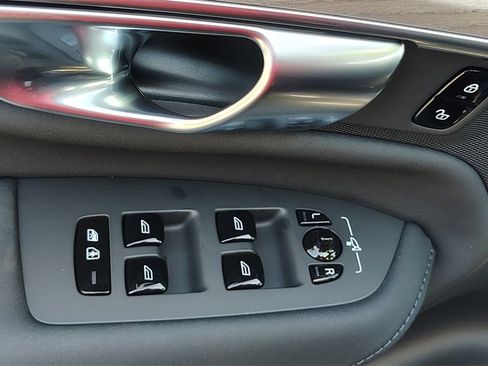 New 2026 Volvo XC90 B6 Plus image 10