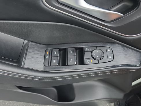 Used 2021 Nissan Rogue SV w/ Premium Package FWD image 27