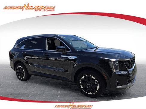 Used 2024 Kia Sorento S AWD/4WD image 1