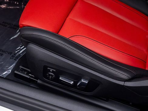 Certified 2025 BMW M850i xDrive Coupe image 16