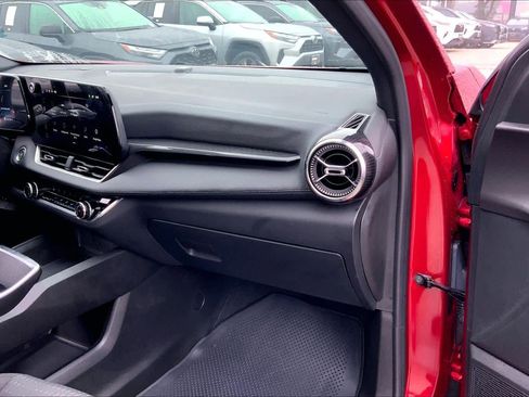 Used 2026 Chevrolet Equinox LT FWD image 17