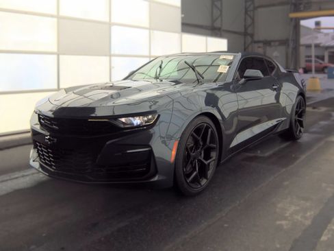Used 2019 Chevrolet Camaro SS RWD image 2