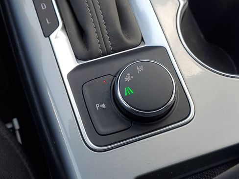 Used 2020 Chevrolet Blazer LT FWD image 18