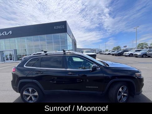 Used 2019 Jeep Cherokee Limited w/ Luxury Group AWD/4WD image 2