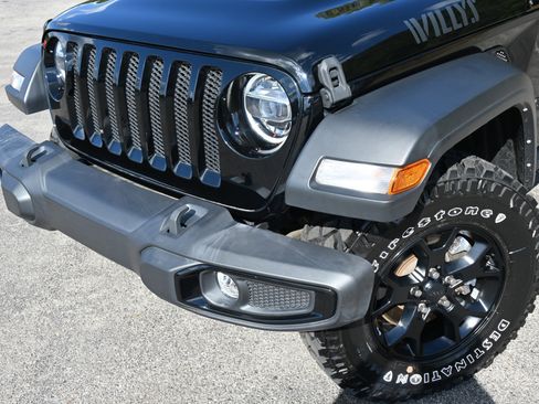 Used 2022 Jeep Wrangler Unlimited Willys image 13