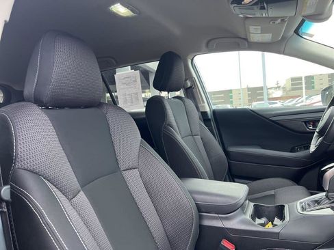 Used 2022 Subaru Outback Premium image 6