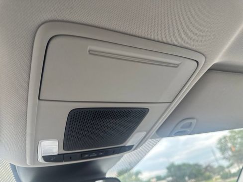 Used 2023 Honda Pilot LX image 23