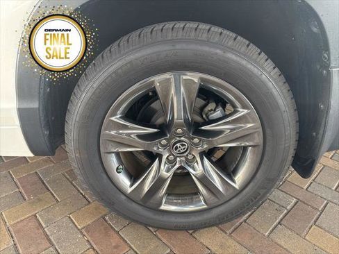 Certified 2018 Toyota Highlander Limited Platinum image 9