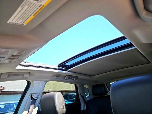 Used 2015 Cadillac SRX Luxury w/ Driver Awareness Package image 37