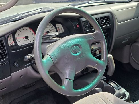 Used 2003 Toyota Tacoma 2WD Xtracab w/ SR5 Pkg image 14