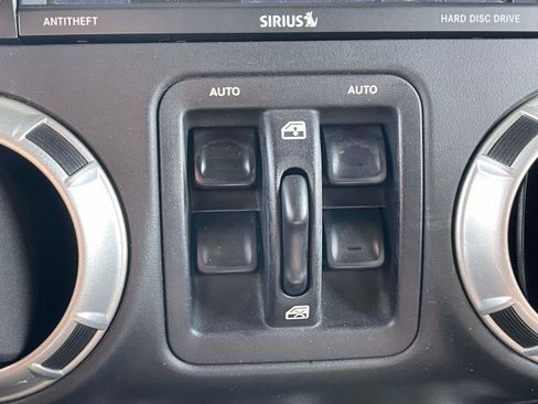 Used 2016 Jeep Wrangler Unlimited Rubicon AWD/4WD image 23